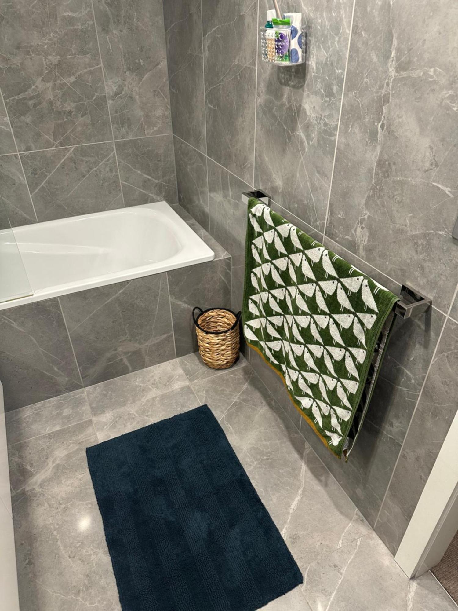 Private 1 Bed Accom With Bathroom In A 3 Bed Apartment - Melb Cbd, Regency Towers - Free Parking, Wifi And Pool Мелбърн Екстериор снимка